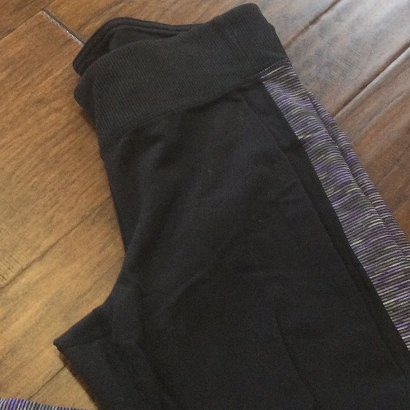 Athleta Black Yoga Pants Workout or Leisure Sz MT - Picture 2 of 7